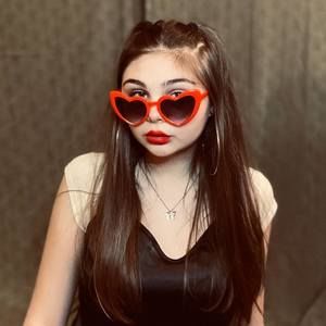 Meet your Posher, Mackenzie